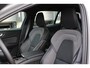 Volvo V60 T6 Plug-in hybrid AWD Plus Dark | Rondomzicht Camera | Semi Electrische trekhaak | Electronic Climate Control | Adaptieve Cruise Control | Parkeersensoren | Rijstrooksensor Met Correctie | Navigatiesysteem | Verwarmbare Voorstoelen | Verwarmbaar Stuurwiel | Keyless Entry |