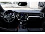 Volvo V60 T6 Plug-in hybrid AWD Plus Dark | Rondomzicht Camera | Semi Electrische trekhaak | Electronic Climate Control | Adaptieve Cruise Control | Parkeersensoren | Rijstrooksensor Met Correctie | Navigatiesysteem | Verwarmbare Voorstoelen | Verwarmbaar Stuurwiel | Keyless Entry |