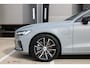 Volvo V60 T6 Plug-in hybrid AWD Plus Dark | Rondomzicht Camera | Semi Electrische trekhaak | Electronic Climate Control | Adaptieve Cruise Control | Parkeersensoren | Rijstrooksensor Met Correctie | Navigatiesysteem | Verwarmbare Voorstoelen | Verwarmbaar Stuurwiel | Keyless Entry |