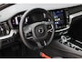 Volvo V60 T6 Plug-in hybrid AWD Plus Dark | Rondomzicht Camera | Semi Electrische trekhaak | Electronic Climate Control | Adaptieve Cruise Control | Parkeersensoren | Rijstrooksensor Met Correctie | Navigatiesysteem | Verwarmbare Voorstoelen | Verwarmbaar Stuurwiel | Keyless Entry |