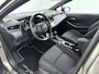 Toyota Corolla Touring Sports 1.8 Hybrid Active Limited | Navi | Stoelverwarming | Metaallak | Lichtmetalen Velgen |