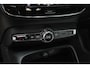 Volvo EX40 Single Motor Extended Range Plus 82 kWh | Adaptieve Cruise Control| Blind Spot| Parkeer Camera| Park Assist voor en Achter|19"Lichtmetalen velgen| Semi elektrische Trekhaak| Warmte pomp | Dawn Interieur |