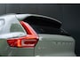 Volvo EX40 Single Motor Extended Range Plus 82 kWh | Adaptieve Cruise Control| Blind Spot| Parkeer Camera| Park Assist voor en Achter|19"Lichtmetalen velgen| Semi elektrische Trekhaak| Warmte pomp | Dawn Interieur |