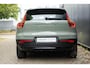 Volvo EX40 Single Motor Extended Range Plus 82 kWh | Adaptieve Cruise Control| Blind Spot| Parkeer Camera| Park Assist voor en Achter|19"Lichtmetalen velgen| Semi elektrische Trekhaak| Warmte pomp | Dawn Interieur |