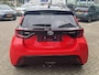 Toyota Yaris 1.5 Hybrid LAUNCH EDITION TREKHAAK HEAD-UP NAVI PARK-SENSOREN STOELVERW BLIND SPOT 17'' LM-VELGEN CAMERA AD-CRUISE KEYLESS PRIVACY GLASS