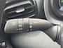 Toyota Yaris 1.5 Hybrid LAUNCH EDITION TREKHAAK HEAD-UP NAVI PARK-SENSOREN STOELVERW BLIND SPOT 17'' LM-VELGEN CAMERA AD-CRUISE KEYLESS PRIVACY GLASS