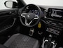 Volkswagen T-Roc 1.5 TSI 150 pk DSG R-Line | Panoramadak | IQ Light | Sportstoelen | Park Assist | Adaptive Cruise | 18 inch
