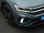 Volkswagen T-Roc 1.5 TSI 150 pk DSG R-Line | Panoramadak | IQ Light | Sportstoelen | Park Assist | Adaptive Cruise | 18 inch