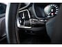 Volvo S60 2.0 T5 Intro Edition Panoramadak - Head up - elektrisch verstelbare/verwarmde stoelen - Standverwarming - Stuurwielverwarming - Harman Kardon - Verwarmbare voorruit - 4 Zone Electronic Climate Control -