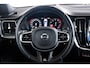 Volvo S60 2.0 T5 Intro Edition Panoramadak - Head up - elektrisch verstelbare/verwarmde stoelen - Standverwarming - Stuurwielverwarming - Harman Kardon - Verwarmbare voorruit - 4 Zone Electronic Climate Control -