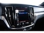 Volvo S60 2.0 T5 Intro Edition Panoramadak - Head up - elektrisch verstelbare/verwarmde stoelen - Standverwarming - Stuurwielverwarming - Harman Kardon - Verwarmbare voorruit - 4 Zone Electronic Climate Control -