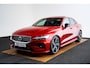 Volvo S60 2.0 T5 Intro Edition Panoramadak - Head up - elektrisch verstelbare/verwarmde stoelen - Standverwarming - Stuurwielverwarming - Harman Kardon - Verwarmbare voorruit - 4 Zone Electronic Climate Control -