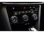 Volkswagen T-Roc 1.5 TSI 150 pk DSG Life | Trekhaak | Stoelverwarming | Carplay | Parkeersensoren voor/achter | Adaptive Cruise