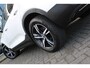 Volvo XC40 T3 Automaat R-Design | Adapt. Cruise | El. Trekhaak | Park assist V+A | Draadloze telefoonlader