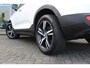 Volvo XC40 T3 Automaat R-Design | Adapt. Cruise | El. Trekhaak | Park assist V+A | Draadloze telefoonlader