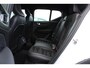 Volvo XC40 T3 Automaat R-Design | Adapt. Cruise | El. Trekhaak | Park assist V+A | Draadloze telefoonlader