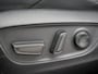 Toyota RAV4 2.5 HYBRID AWD BI-TONE + TREKHAAK | CARPLAY | CAMERA | STUUR/STOELVERWARMING