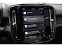 Volvo EX40 Single Motor Extended Range Ultra 82 kWh | Silver Dawn Metallic | Panoramadak | Semi Elek. trekhaak | 360° camera | Verwarmbare voorstoelen | Verwarmbaar stuurwiel | BLIS | Elek. Bed. voorstoel met Memory | Google-Maps navigatie | Adapt. Cruise Control | Harman Kardon audio | Glazen pook