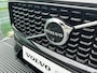 Volvo XC60 2.0 T6 Plug-in hybrid AWD Ultra Dark Panorama dak, 360Gr Parkeer Camera, Verwarmde stoelen+Stuur, Harman-Kardon Premium Sound, Electr. verstelbare voorstoelen, Trekhaak semi electrisch