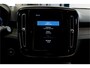 Volvo XC40 1.5 T4 Recharge 155kW/211pk DCT7 Inscription PANORAMADAK + HARMAN/KARDON + EL.TREKHAAK + CRUISE + NAPPA LEER + NAVI SENSUS + BLIS + LANE ASSIST + EL.STOELEN + STUUR-&STOELVERWARMING V&A + 360 CAMERA + KEYLESS + PARKSENSOREN V&A + 19” LM-VELGEN!!