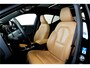 Volvo XC40 1.5 T4 Recharge 155kW/211pk DCT7 Inscription PANORAMADAK + HARMAN/KARDON + EL.TREKHAAK + CRUISE + NAPPA LEER + NAVI SENSUS + BLIS + LANE ASSIST + EL.STOELEN + STUUR-&STOELVERWARMING V&A + 360 CAMERA + KEYLESS + PARKSENSOREN V&A + 19” LM-VELGEN!!