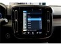 Volvo XC40 1.5 T4 Recharge 155kW/211pk DCT7 Inscription PANORAMADAK + HARMAN/KARDON + EL.TREKHAAK + CRUISE + NAPPA LEER + NAVI SENSUS + BLIS + LANE ASSIST + EL.STOELEN + STUUR-&STOELVERWARMING V&A + 360 CAMERA + KEYLESS + PARKSENSOREN V&A + 19” LM-VELGEN!!