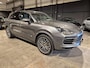 Porsche Cayenne 3.0 - 1e Eigenaar - Dealeronderh - Panoramadak - Sportleder - HuD - SportCrono - Bose - 21inch