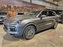 Porsche Cayenne 3.0 - 1e Eigenaar - Dealeronderh - Panoramadak - Sportleder - HuD - SportCrono - Bose - 21inch