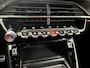 Peugeot e-2008 EV GT 50 kWh | Dodehoek detectie | 3D cockpit | Achteruitrijcamera | Sportstoelen half-leder