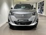 Peugeot e-2008 EV GT 50 kWh | Dodehoek detectie | 3D cockpit | Achteruitrijcamera | Sportstoelen half-leder
