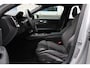 Volvo V60 2.0 T6 Plug-in hybrid AWD Plus Dark | Panoramadak | Semi Elek. trekhaak | 360° camera | Harman Kardon audio | Verwarmde voorruit | Adapt. Cruise Control | Voor -en achterstoelen verwambaar | Verwarmbaar stuurwiel | Elek. Bed. stoelen met Memory | Glazen pook | Blind Spot | Google Maps navigatie |