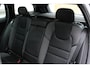 Volvo V60 2.0 T6 Plug-in hybrid AWD Plus Dark | Panoramadak | Semi Elek. trekhaak | 360° camera | Harman Kardon audio | Verwarmde voorruit | Adapt. Cruise Control | Voor -en achterstoelen verwambaar | Verwarmbaar stuurwiel | Elek. Bed. stoelen met Memory | Glazen pook | Blind Spot | Google Maps navigatie |