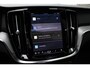 Volvo V60 2.0 T6 Plug-in hybrid AWD Plus Dark | Panoramadak | Semi Elek. trekhaak | 360° camera | Harman Kardon audio | Verwarmde voorruit | Adapt. Cruise Control | Voor -en achterstoelen verwambaar | Verwarmbaar stuurwiel | Elek. Bed. stoelen met Memory | Glazen pook | Blind Spot | Google Maps navigatie |