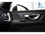 Volvo V60 2.0 T6 Plug-in hybrid AWD Plus Dark | Panoramadak | Semi Elek. trekhaak | 360° camera | Harman Kardon audio | Verwarmde voorruit | Adapt. Cruise Control | Voor -en achterstoelen verwambaar | Verwarmbaar stuurwiel | Elek. Bed. stoelen met Memory | Glazen pook | Blind Spot | Google Maps navigatie |