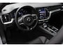 Volvo V60 2.0 T6 Plug-in hybrid AWD Plus Dark | Panoramadak | Semi Elek. trekhaak | 360° camera | Harman Kardon audio | Verwarmde voorruit | Adapt. Cruise Control | Voor -en achterstoelen verwambaar | Verwarmbaar stuurwiel | Elek. Bed. stoelen met Memory | Glazen pook | Blind Spot | Google Maps navigatie |