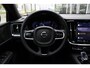 Volvo V60 2.0 T6 Plug-in hybrid AWD Plus Dark | Panoramadak | Semi Elek. trekhaak | 360° camera | Harman Kardon audio | Verwarmde voorruit | Adapt. Cruise Control | Voor -en achterstoelen verwambaar | Verwarmbaar stuurwiel | Elek. Bed. stoelen met Memory | Glazen pook | Blind Spot | Google Maps navigatie |