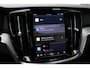 Volvo V60 2.0 T6 Plug-in hybrid AWD Plus Dark | Panoramadak | Semi Elek. trekhaak | 360° camera | Harman Kardon audio | Verwarmde voorruit | Adapt. Cruise Control | Voor -en achterstoelen verwambaar | Verwarmbaar stuurwiel | Elek. Bed. stoelen met Memory | Glazen pook | Blind Spot | Google Maps navigatie |
