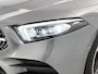 Mercedes-Benz A-klasse A 180 Automaat Business Solution AMG | Premium Pakket | Nightpakket | Panoramadak | Sfeerverlichting | Stoelverwarming | Keyless-Go | Multibeam LED | Parktronic met camera