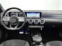 Mercedes-Benz A-klasse A 180 Automaat Business Solution AMG | Premium Pakket | Nightpakket | Panoramadak | Sfeerverlichting | Stoelverwarming | Keyless-Go | Multibeam LED | Parktronic met camera