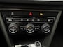 Volkswagen T-Roc 1.0 TSi 110 Pk Style | Trekhaak | Adaptive Cruise | Navigatie | CarPlay | ECC | Parkeersensoren | 68.883 Km!!