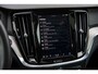 Volvo V60 2.0 T6 Plug-in hybrid AWD Plus Dark | Trekhaak | Adaptive Cruise Control | Panoramadak | 360 Camera | Harman/Kardon | Stuurverwarming | Stoelverwarming voor & achter | Power Seats | Sportstoelen |