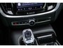 Volvo V60 2.0 T6 Plug-in hybrid AWD Plus Dark | Trekhaak | Adaptive Cruise Control | Panoramadak | 360 Camera | Harman/Kardon | Stuurverwarming | Stoelverwarming voor & achter | Power Seats | Sportstoelen |