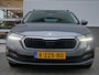 Skoda Octavia Combi 1.0 e-TSI 110pk DSG Business Edition | Elektrisch bedienbare achterklep | Trekhaak uitklapbaar | Voorstoelen verwarmd