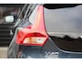 Volvo V40 2.0 T2 Momentum - NAVI - CRUISE - GROOTLICHT ASS - LED - PDC - STOEL VERW - VERW VOORUIT