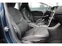 Volvo V40 2.0 T2 Momentum - NAVI - CRUISE - GROOTLICHT ASS - LED - PDC - STOEL VERW - VERW VOORUIT