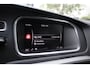 Volvo V40 2.0 T2 Momentum - NAVI - CRUISE - GROOTLICHT ASS - LED - PDC - STOEL VERW - VERW VOORUIT