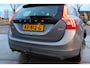 Volvo V60 2.0 D3 Nordic+ .. nl auto NAP apk 09-10-2026 dealer onderhouden * isofix* lm* trekhaak*