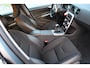 Volvo V60 2.0 D3 Nordic+ .. nl auto NAP apk 09-10-2026 dealer onderhouden * isofix* lm* trekhaak*