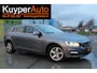 Volvo V60 2.0 D3 Nordic+ .. nl auto NAP apk 09-10-2026 dealer onderhouden * isofix* lm* trekhaak*