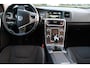 Volvo V60 2.0 D3 Nordic+ .. nl auto NAP apk 09-10-2026 dealer onderhouden * isofix* lm* trekhaak*